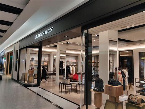 burberry shops ariel way